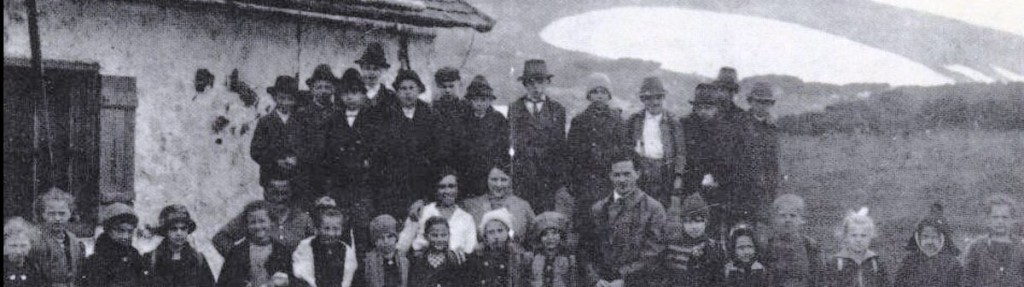 29._Wittgenstein_with_his_pupils_in_Puchberg_am_Schneeberg-tronque2